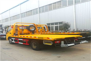 新成路附近拖车救援搭电